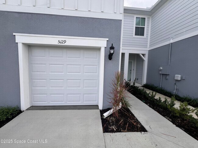 5129 Inspire Ln in West Melbourne, FL - Building Photo - Building Photo