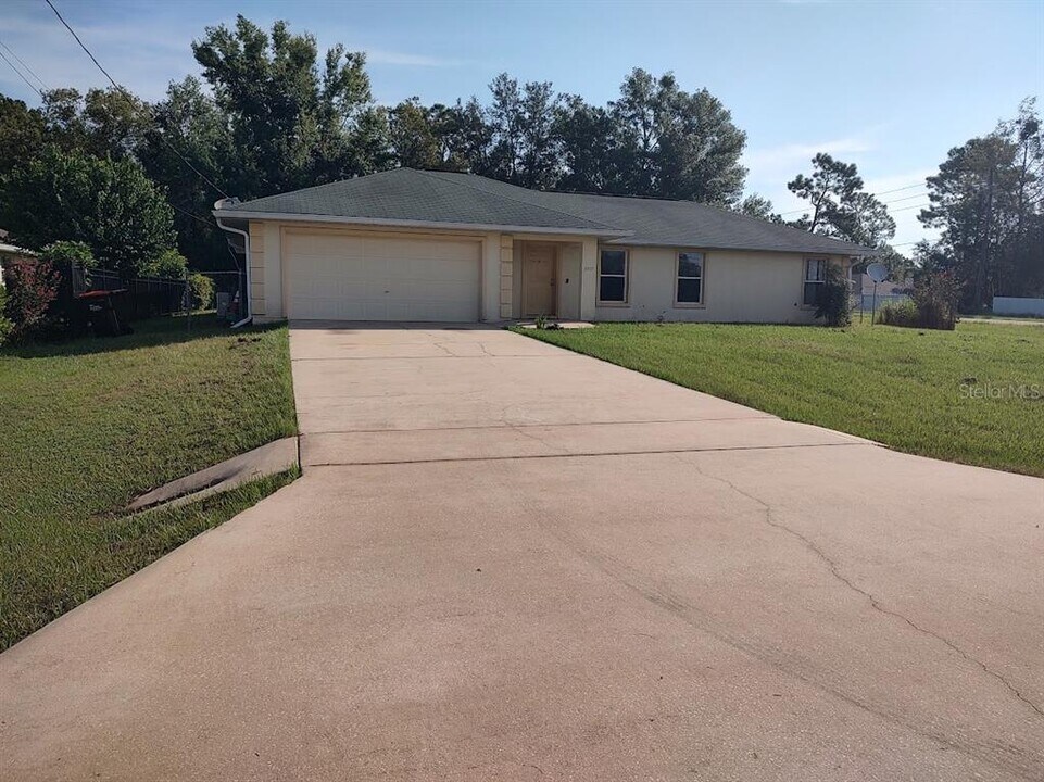 6997 Hemlock Rd in Ocala, FL - Building Photo