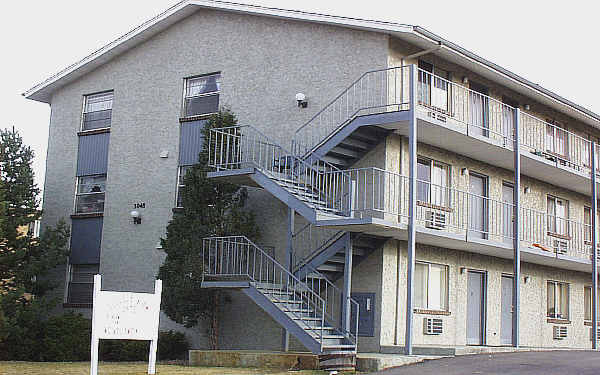 College View Apartments in Denver, CO - Building Photo