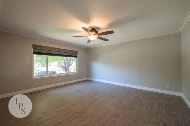 6536 N Woodrow Ave in Fresno, CA - Building Photo - Building Photo