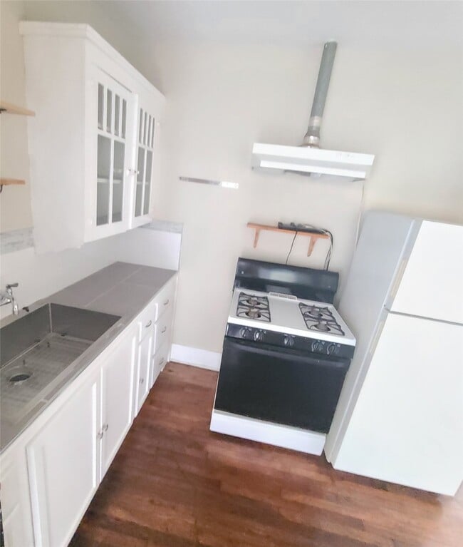 property at 4414 Woodside St