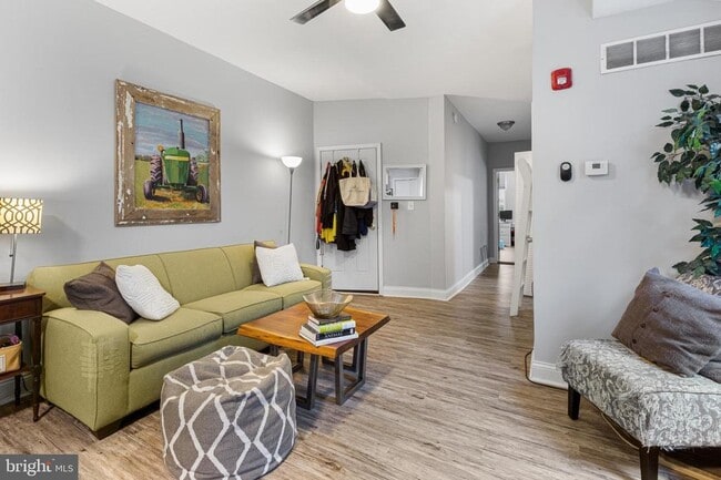 property at 954 Shackamaxon St
