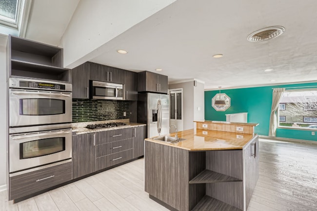 8293 Gaylord St in Denver, CO - Foto de edificio - Building Photo