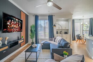 7455 N 95th Ave in Glendale, AZ - Building Photo