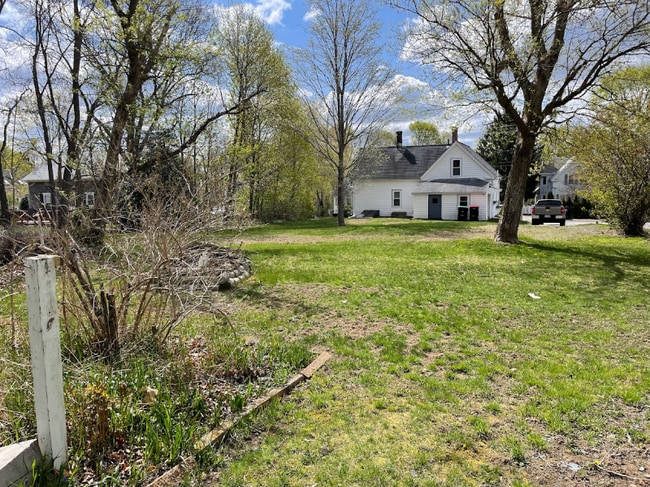 428 High St in Bridgewater, MA - Building Photo - Building Photo