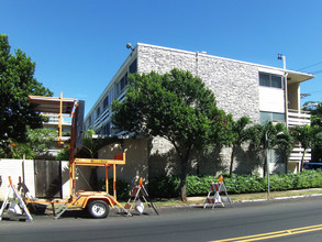 Tiare Apartments in Honolulu, HI - Building Photo - Building Photo