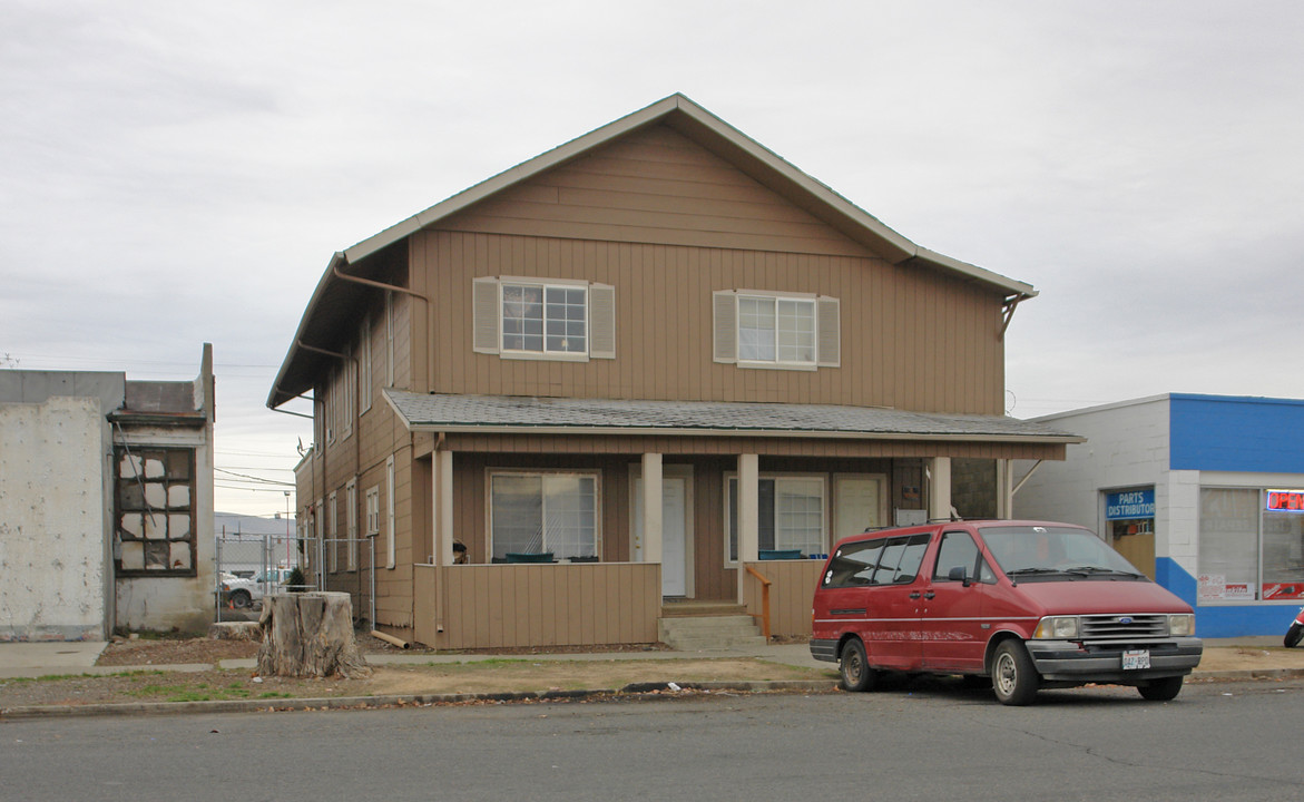 203 S 4th Ave in Yakima, WA - Building Photo