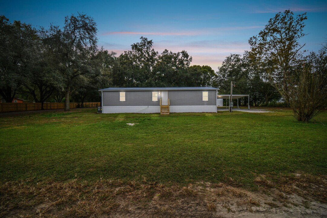 39510 Sunburst Dr in Dade City, FL - Building Photo