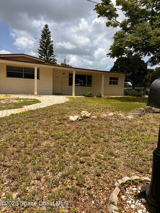 2542 Leewood Blvd in Melbourne, FL - Building Photo