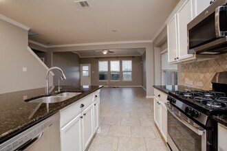 2700 Auburn Chestnut Ln in Pflugerville, TX - Building Photo - Building Photo