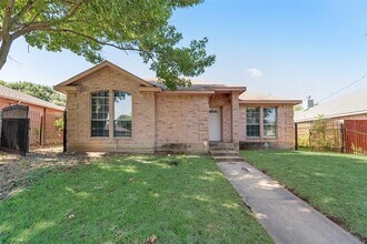 8028 Texridge Dr in Dallas, TX - Building Photo - Building Photo