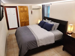 519 E Market St, Unit 1a in Long Beach, NY - Foto de edificio - Building Photo