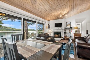 300 Bay Point Dr in Whitefish, MT - Building Photo