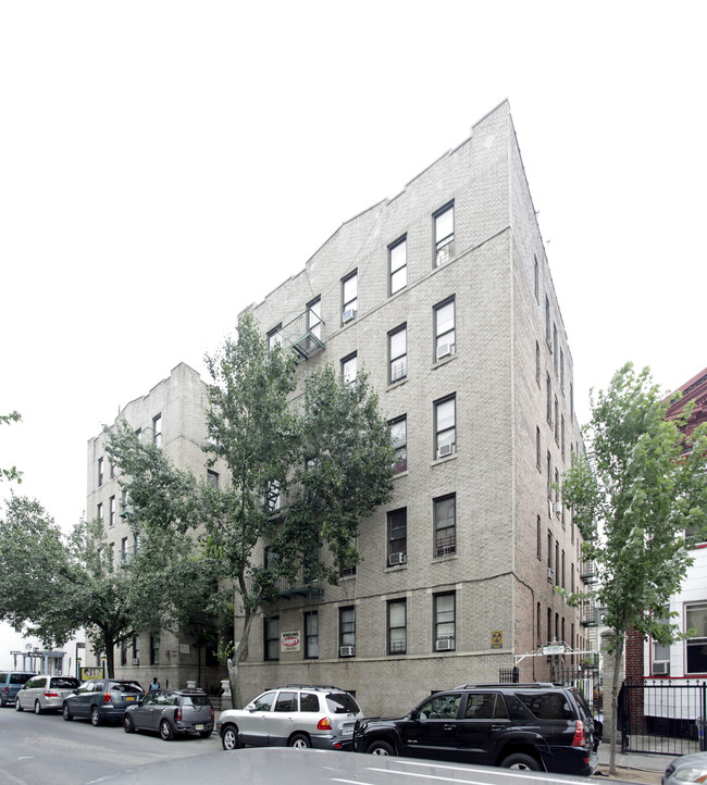 Perry Arms in Bronx, NY - Foto de edificio - Building Photo