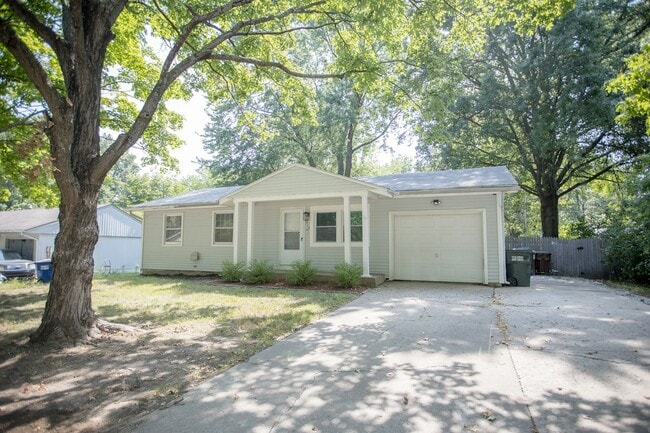 property at 1515 W 2nd St
