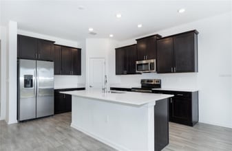 7137 Dilly Lk Ave in Groveland, FL - Building Photo - Building Photo