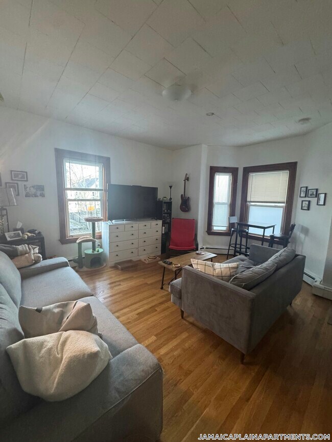 3 Nira Ave in Boston, MA - Foto de edificio - Building Photo