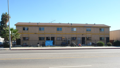 7406 S Broadway in Los Angeles, CA - Building Photo - Building Photo