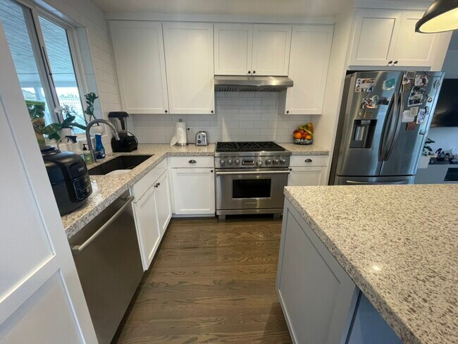 541 Gravilla Pl in San Diego, CA - Building Photo - Building Photo
