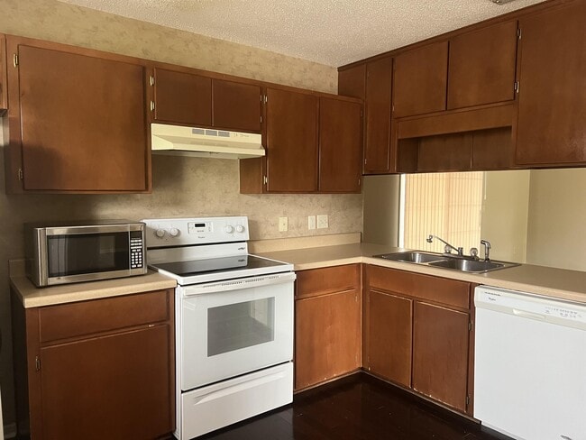 103 Bridgemont Way in Hinesville, GA - Building Photo - Building Photo