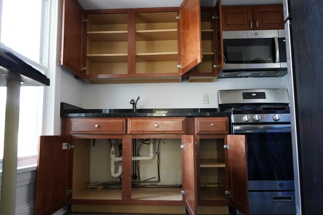 101 S Pine Ave in South Amboy, NJ - Building Photo - Building Photo