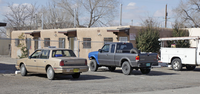 301-305 Wisconsin St NE in Albuquerque, NM - Building Photo - Building Photo