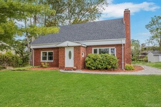 74 Lakeshore Dr E in Carmel, NY - Building Photo - Building Photo