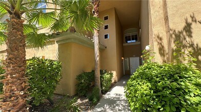 8720 Red Brook Dr in Las Vegas, NV - Building Photo - Building Photo