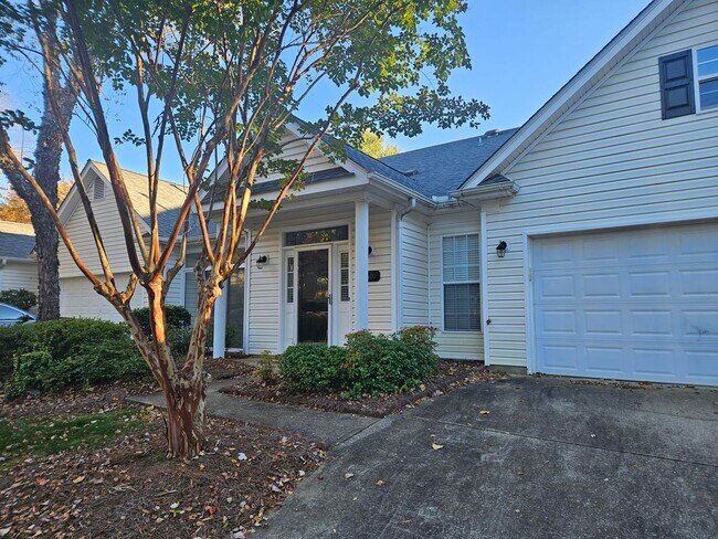 6607 Earnhardt Dr in Greensboro, NC - Building Photo - Building Photo