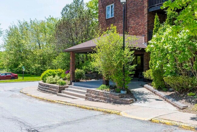 64 Cumberland Dr in Dartmouth, NS - Building Photo - Building Photo