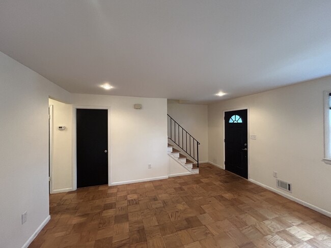 6537 Beechwood Dr in Camp Springs, MD - Building Photo - Building Photo
