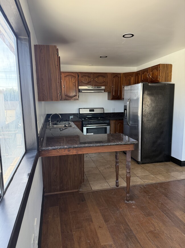 property at 467 W 21st St