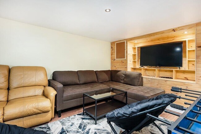 1518 6E Rue in Chertsey, QC - Building Photo - Building Photo