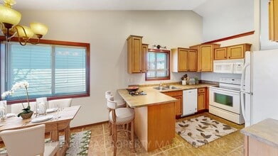 6606 E 45th St in Sioux Falls, SD - Foto de edificio - Building Photo