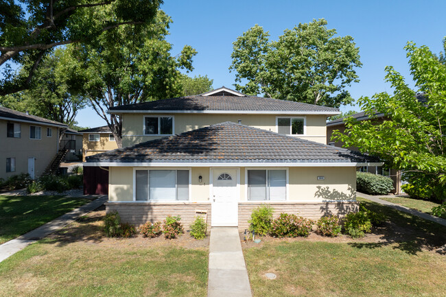 Downer Estates in San Jose, CA - Building Photo - Building Photo