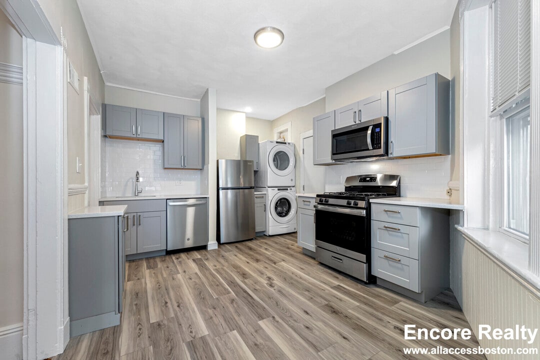 63 Fairbanks St, Unit 46-2 in Boston, MA - Building Photo