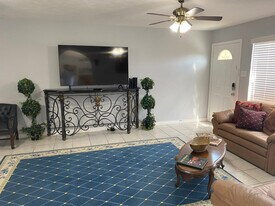 5013 Wingfoot Ln in Corpus Christi, TX - Building Photo