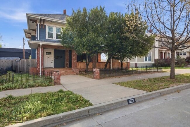 property at 1617 S Cheyenne Ave