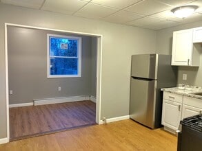 86-88 Lawn Avenue, Unit Unit #2 in Pawtucket, RI - Building Photo - Building Photo