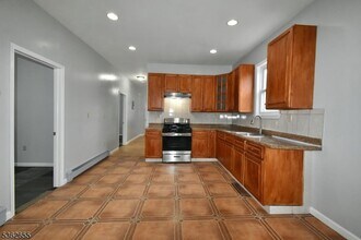 659 S 17th St in Newark, NJ - Building Photo - Building Photo