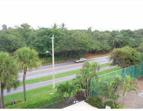 277 N Ocean Blvd in Boca Raton, FL - Building Photo - Building Photo