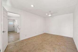 44500 San Carlos Ave in Palm Desert, CA - Building Photo - Building Photo