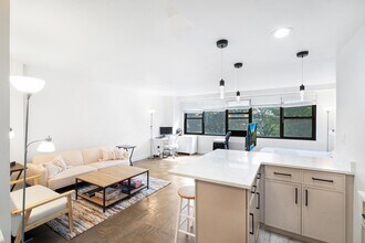 201 St Pauls Ave in Jersey City, NJ - Building Photo - Building Photo