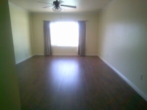 6400 Cochran Dr in Bakersfield, CA - Building Photo - Building Photo