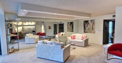 3900 Oaks Clubhouse Dr, Unit 11205 in Pompano Beach, FL - Foto de edificio - Building Photo