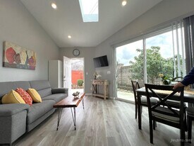 476 Fiesta Dr in San Mateo, CA - Building Photo