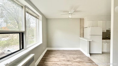 6 Kings Point Dr in Toronto, ON - Building Photo - Building Photo