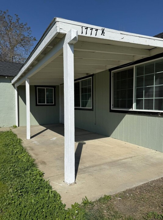 1777 Stretch Rd in Merced, CA - Building Photo