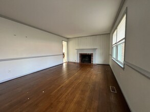 515 Kerry Lake Dr in Newport News, VA - Building Photo - Building Photo