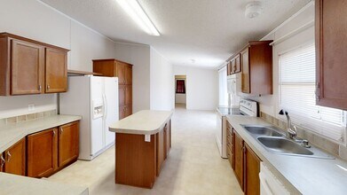 1641 E Brazos St in Portales, NM - Building Photo - Building Photo
